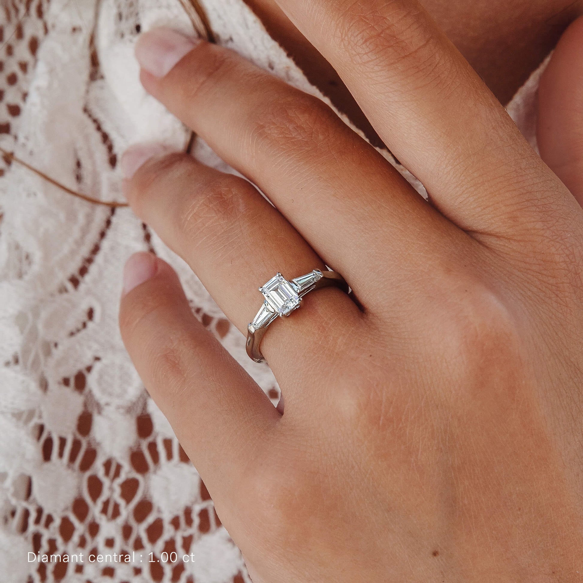 Solitaire or rose diamant émeraude et trapèze Ella 5