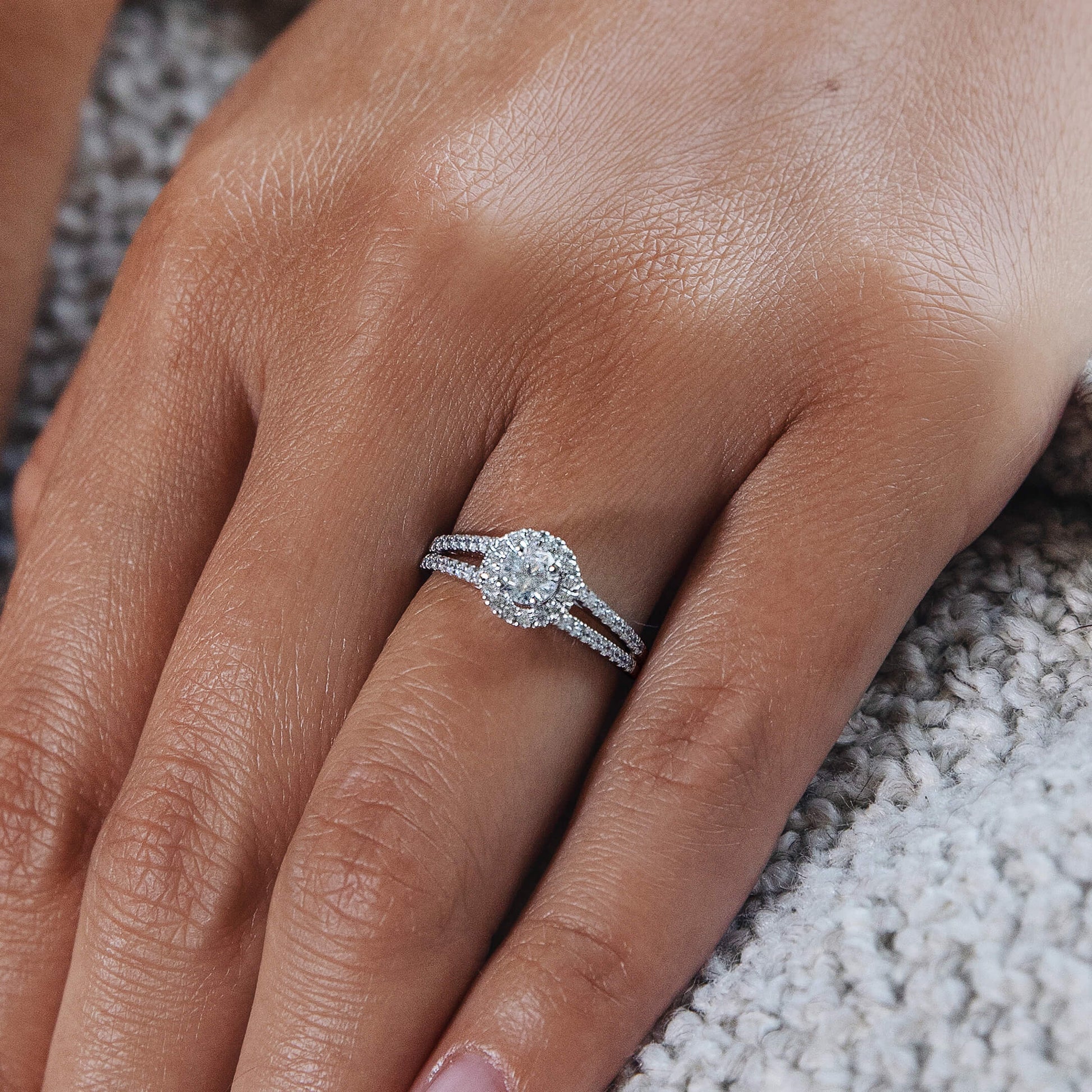 Bague de fiançailles or jaune et diamant vintage Corazon 4