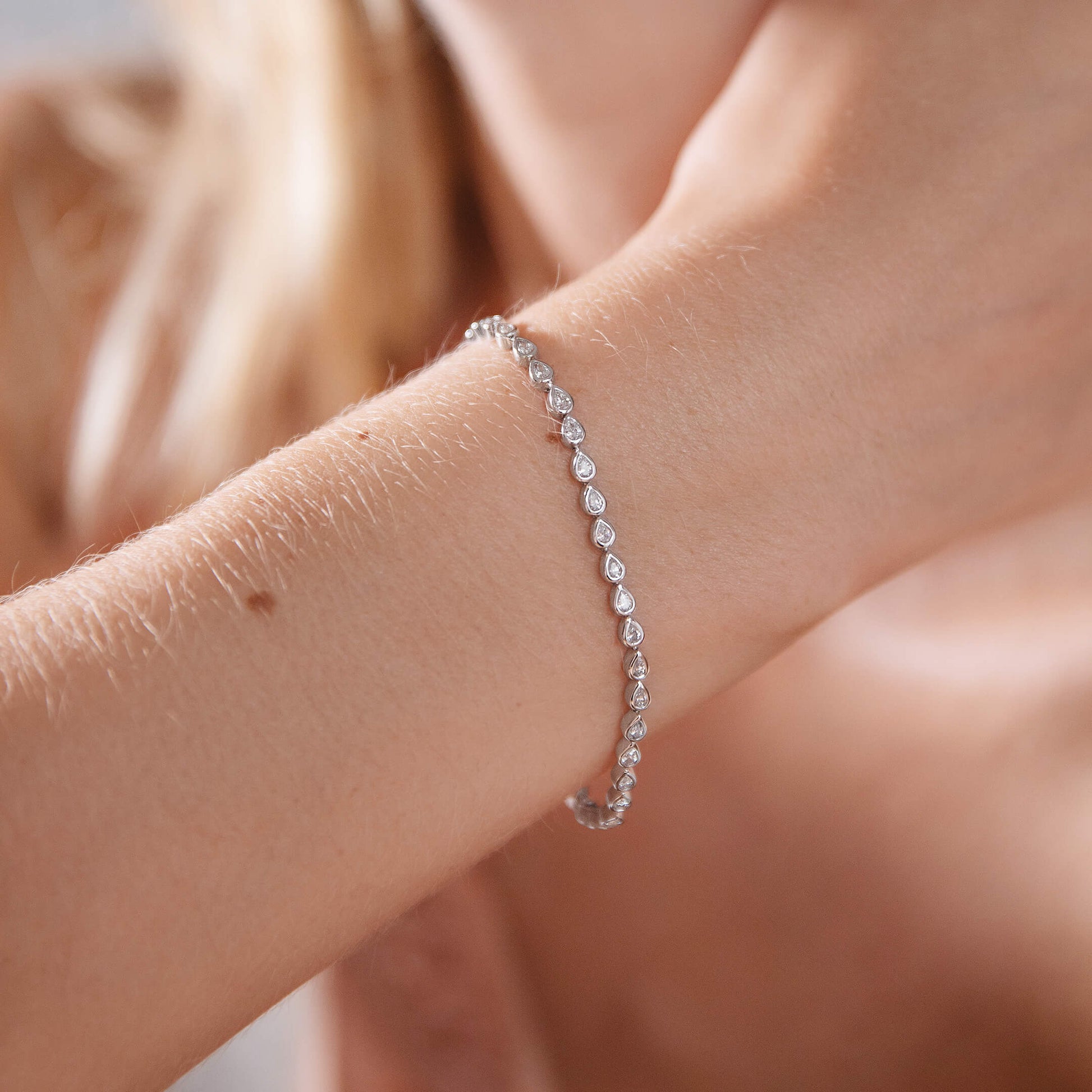 Bracelet rivière diamant poire or rose Anna 4