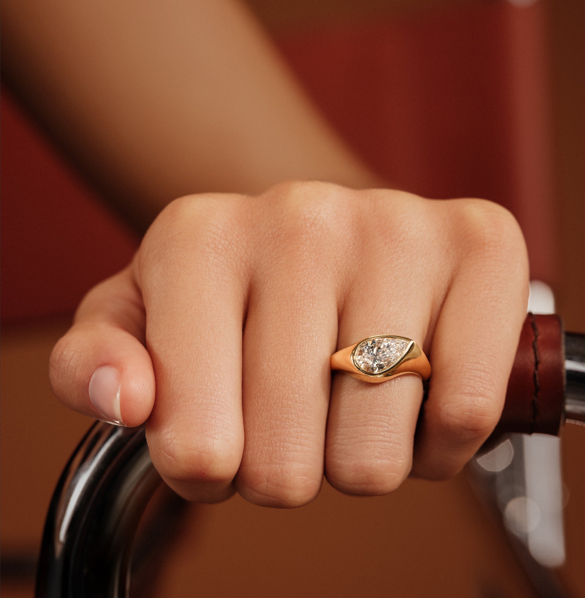 Solitaire en or rose diamant de synthèse poire Shiloh Lab 7