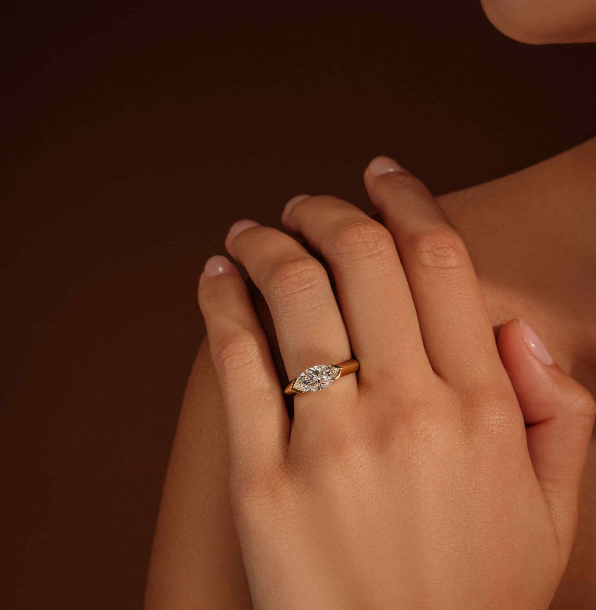 Solitaire en or rose diamant de synthèse marquise Ora Lab 5