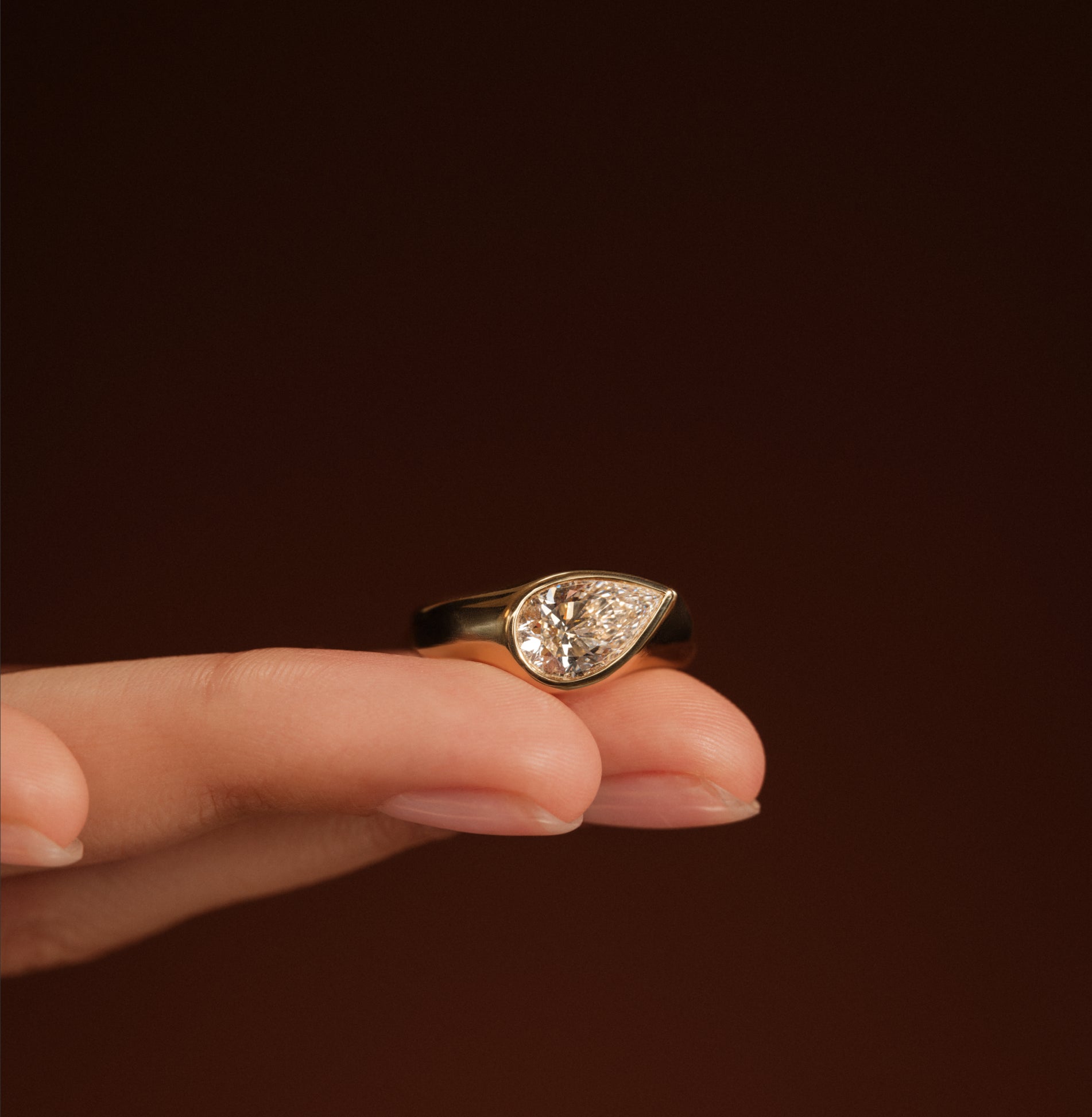 Solitaire en or rose diamant de synthèse poire Shiloh Lab 6