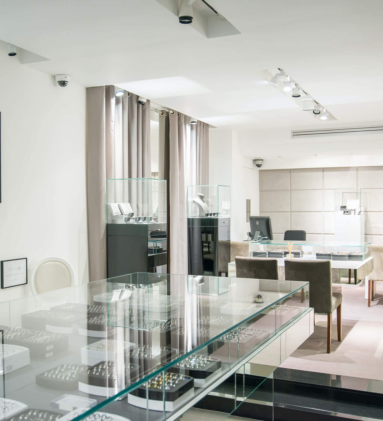 Intérieur bijouterie Paris Madeleine Zeina 4