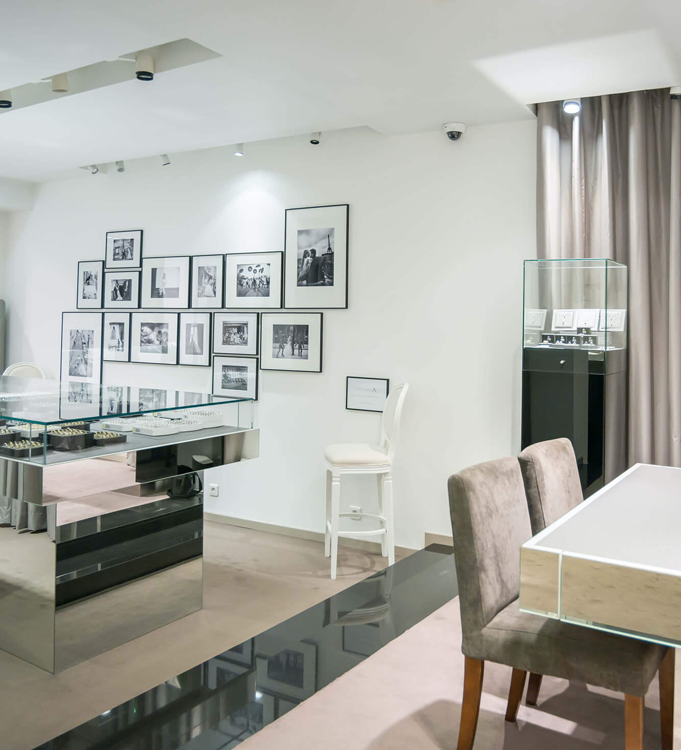 Intérieur bijouterie Paris Madeleine Zeina 3