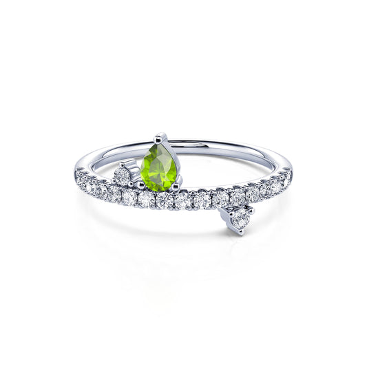 Août&nbsp;-&nbsp;Bague de naissance platine diamant et poire péridot #1
