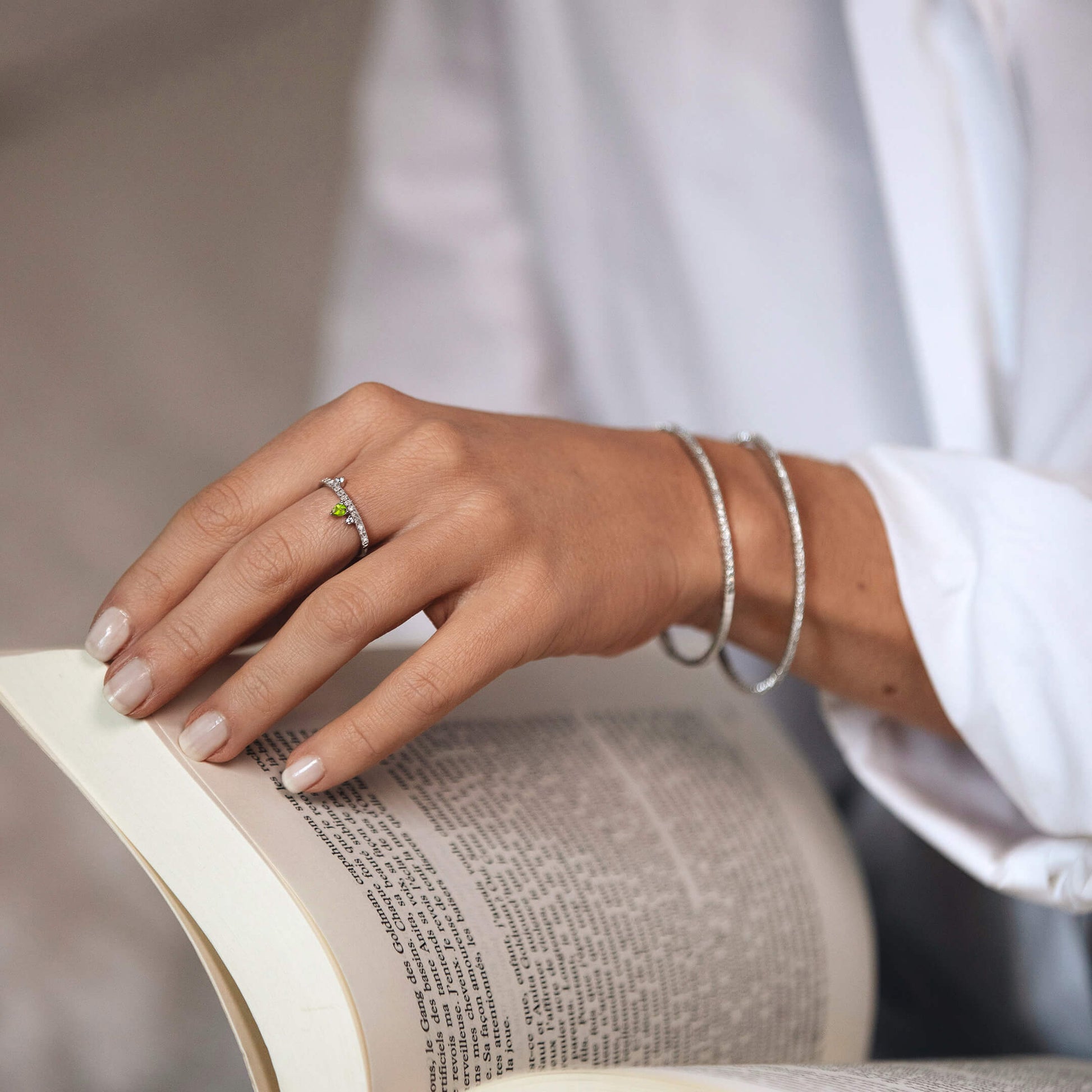 Bague de naissance or jaune diamant et poire péridot Août 5