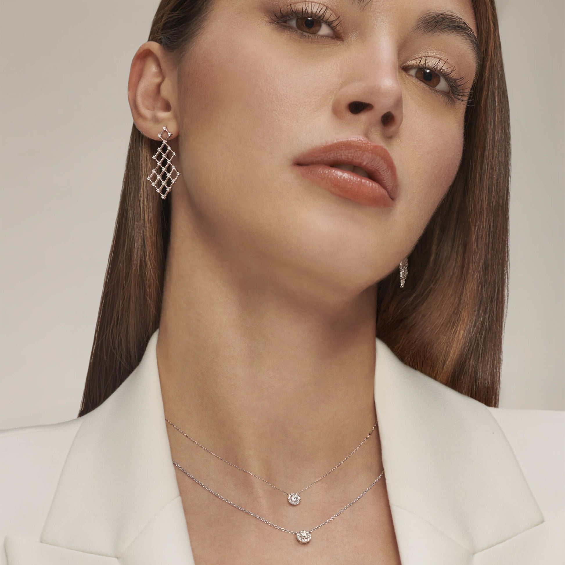 Boucles d'oreilles pendantes or jaune et diamant Blanche 4