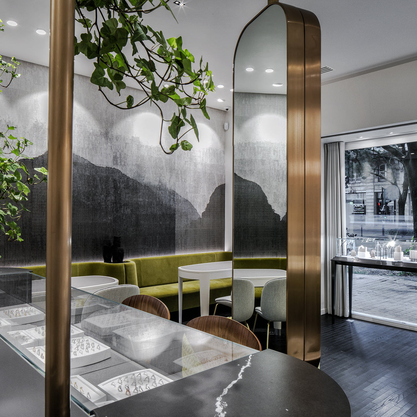 Intérieur bijouterie Bordeaux Zeina 1