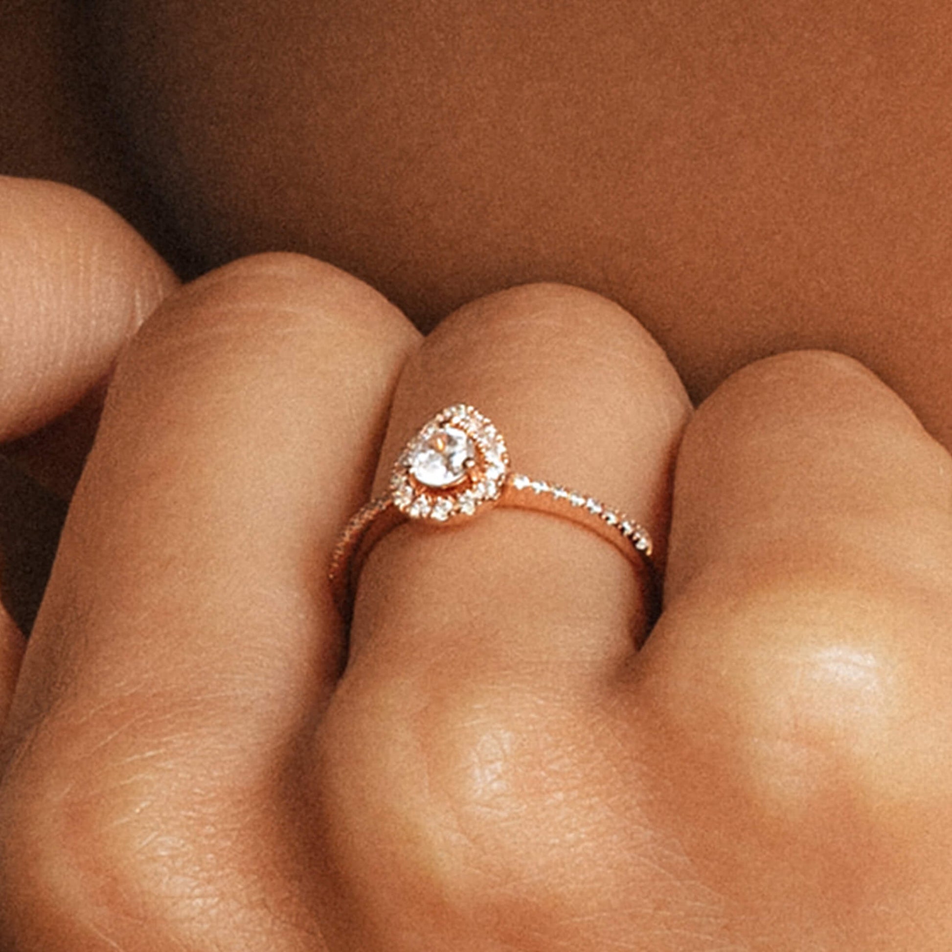 Bague de fiançailles halo poire en platine Brooklyn 6