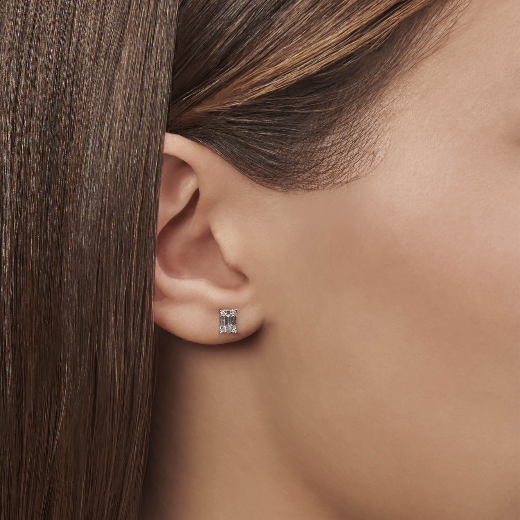 Puces d'oreilles or blanc diamant émeraude Elma 4