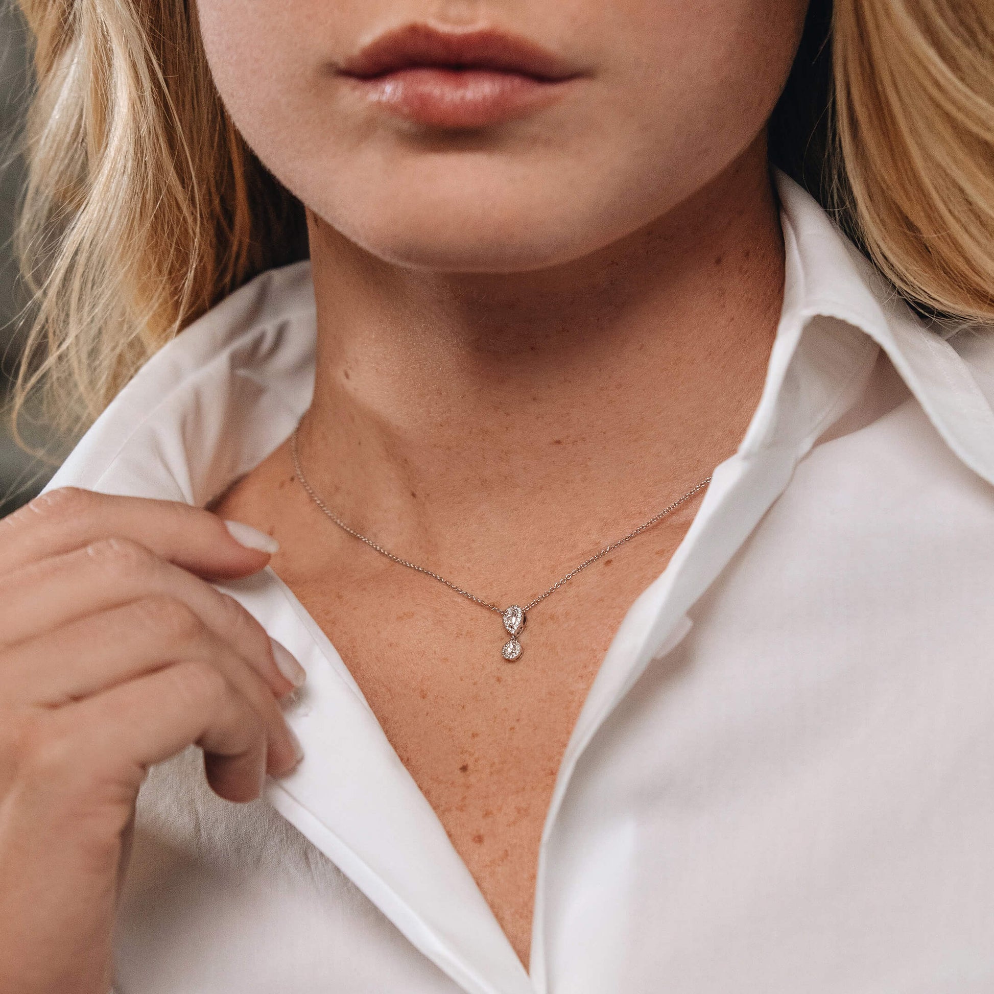 Collier or blanc diamant double motif halo Harlem 4