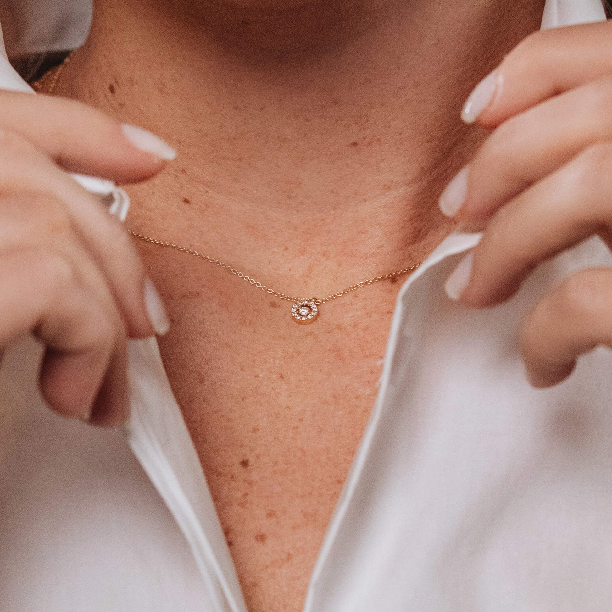 Collier or blanc diamant rond avec halo  Madison 5