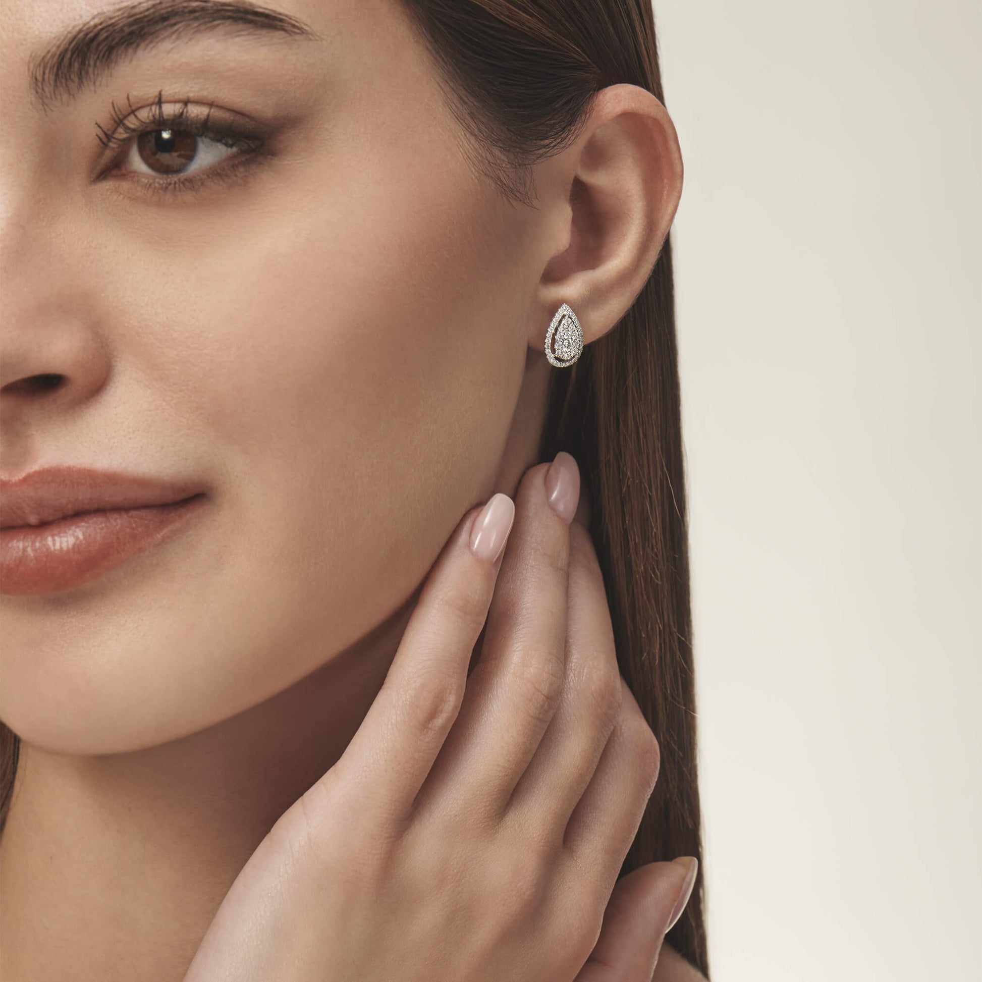 Puces d'oreilles poires diamant halo or blanc Myla 4