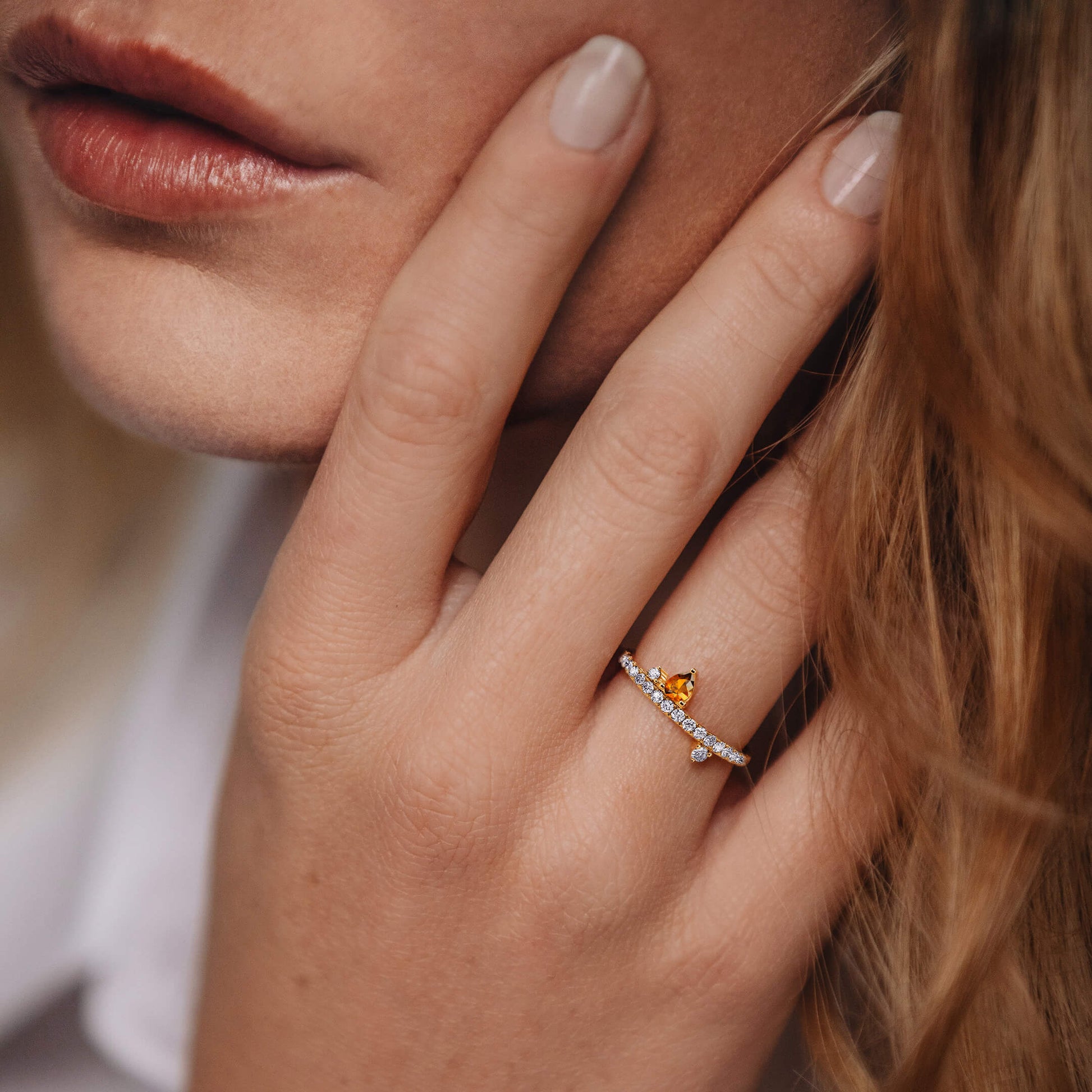 Bague de naissance or rose diamant et poire citrine Novembre 7