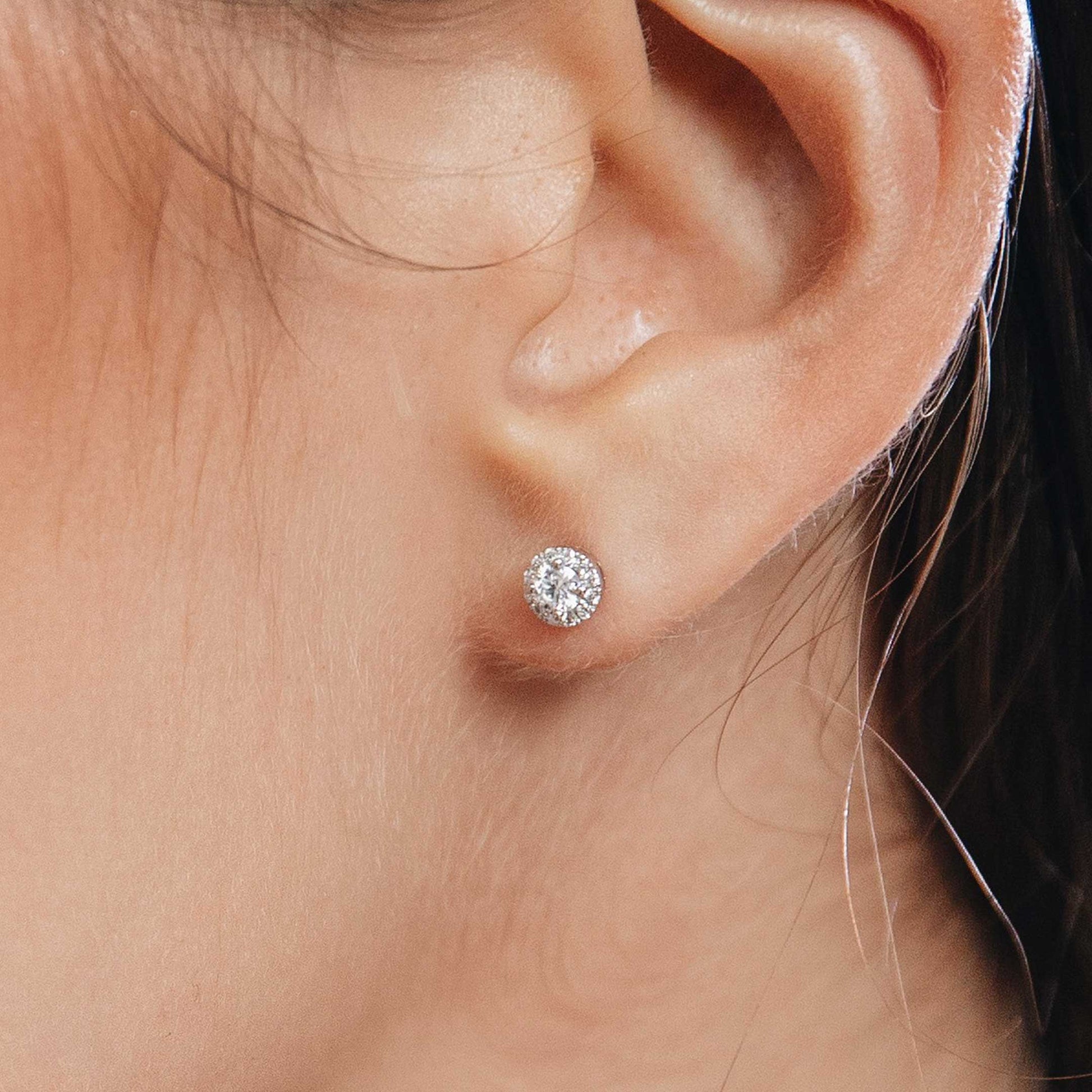 Puces d'oreilles diamant halo or blanc Sara Rond 7