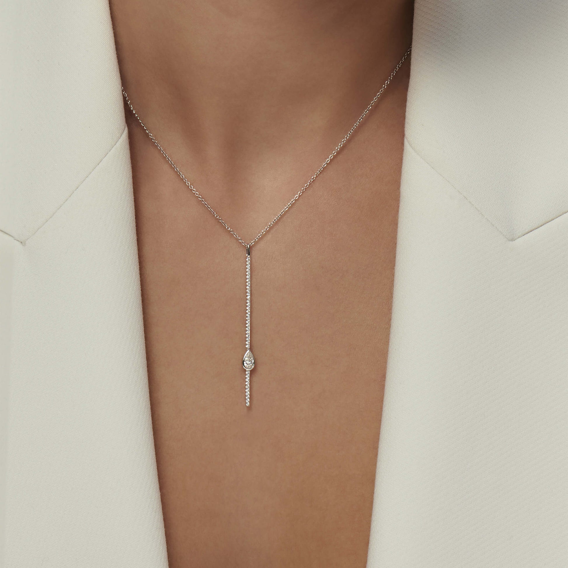 Collier cravate barrette diamant et diamant poire Sky 5