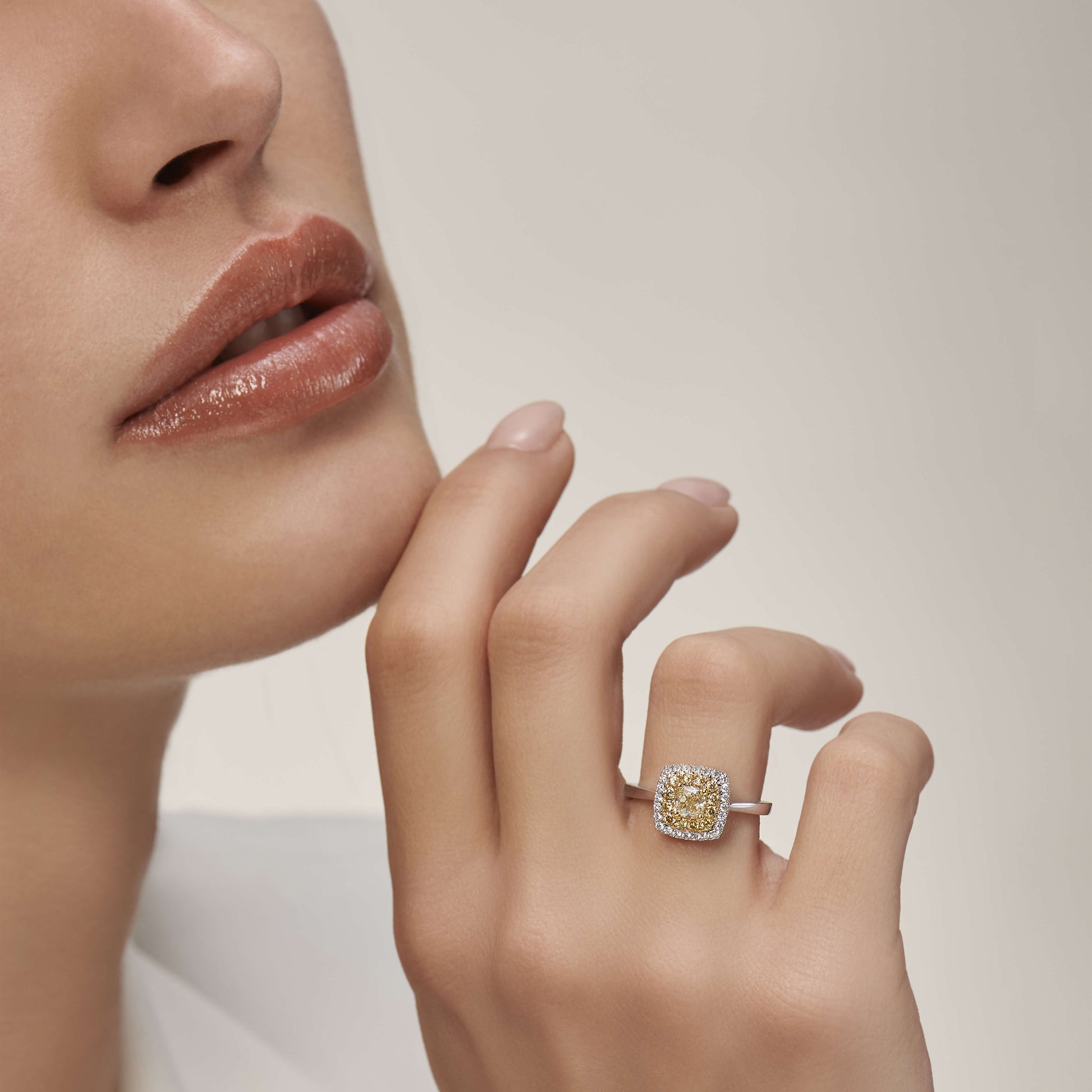 Bague deux ors halo diamant et diamant jaune  Stella 5