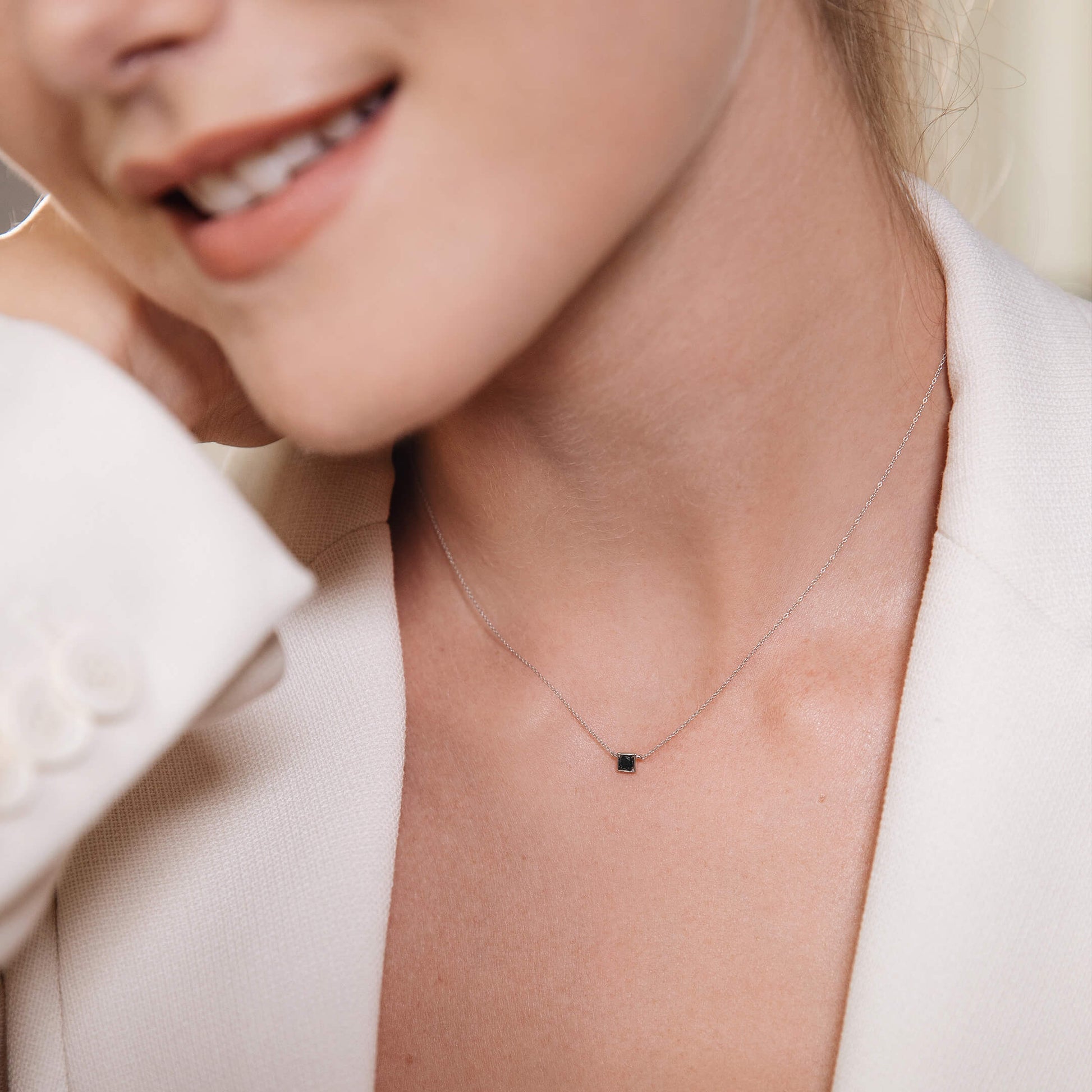 Collier or jaune diamant noir Tom 4