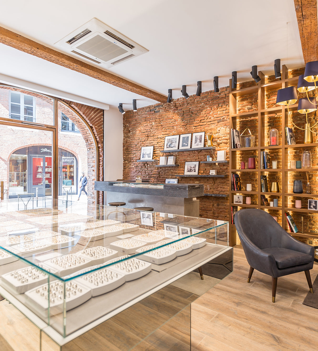 Intérieur bijouterie Toulouse Zeina 1